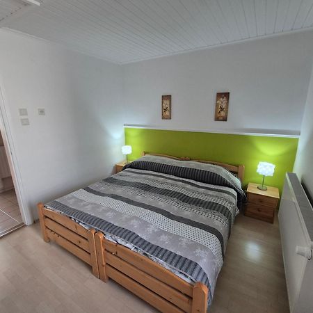 Roxanna Apartman Gyula Bagian luar foto