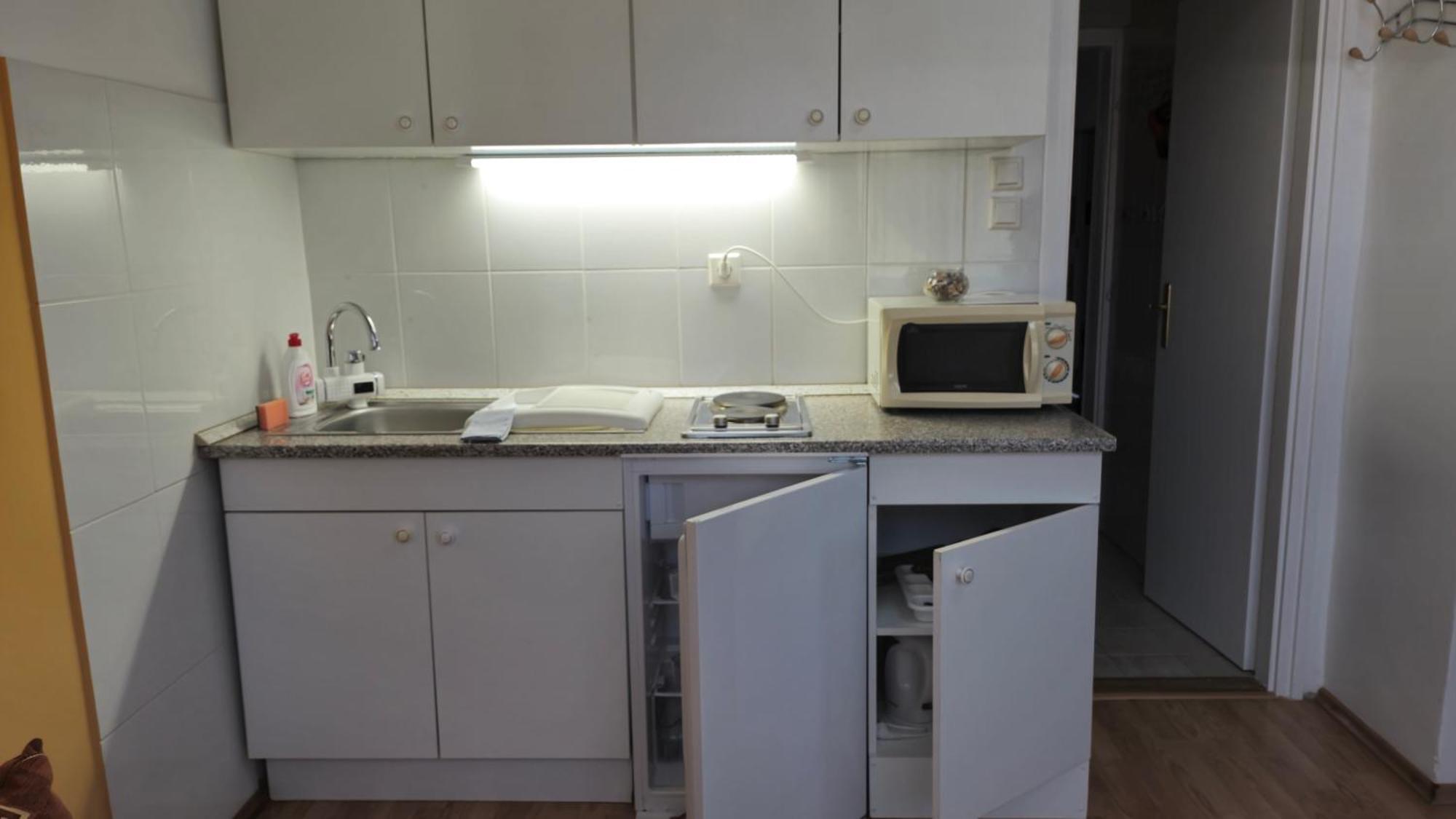 Roxanna Apartman Gyula Bagian luar foto