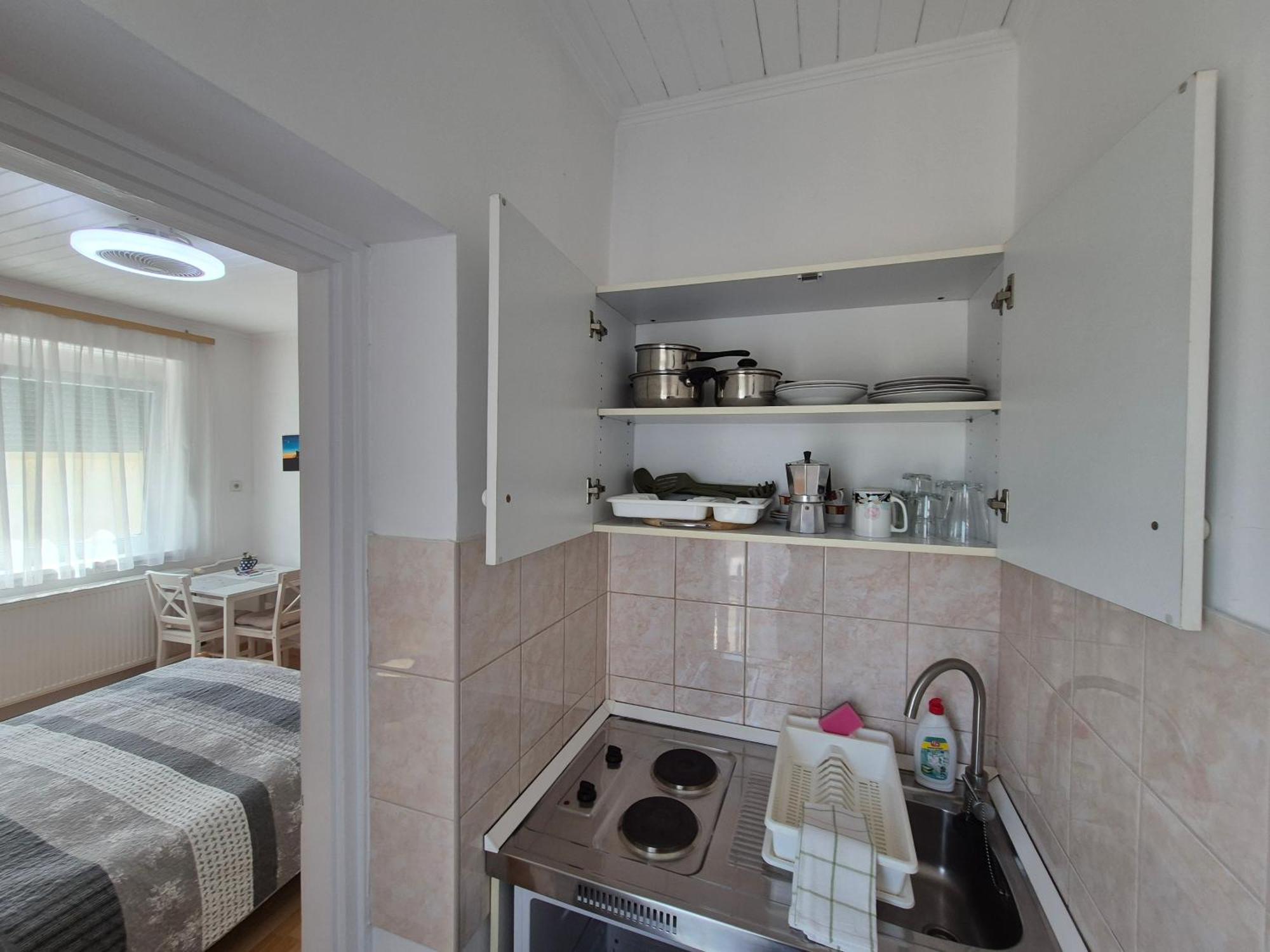 Roxanna Apartman Gyula Bagian luar foto