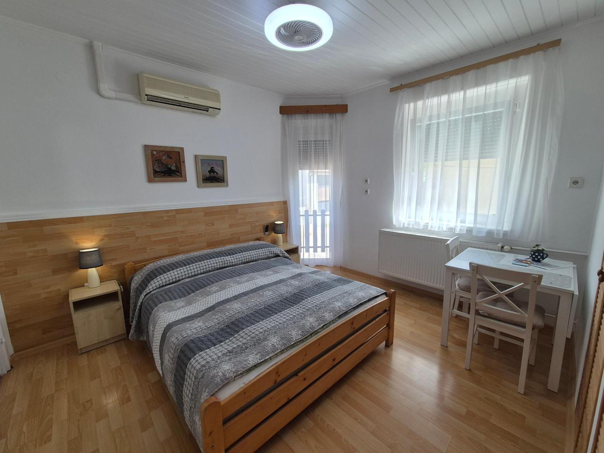 Roxanna Apartman Gyula Bagian luar foto