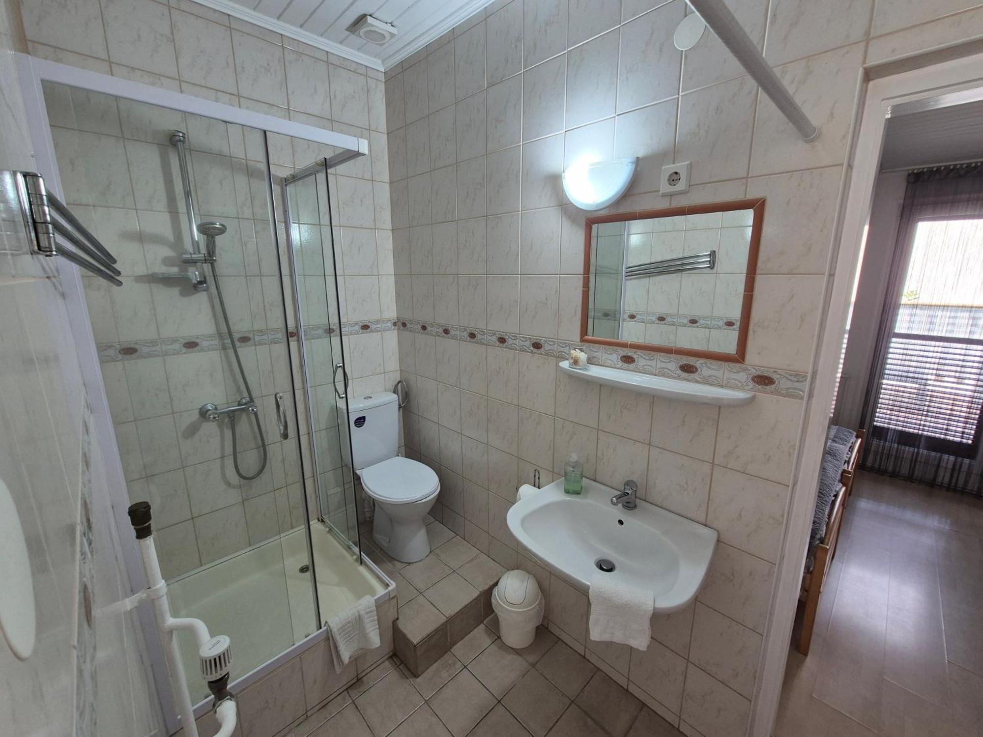 Roxanna Apartman Gyula Bagian luar foto