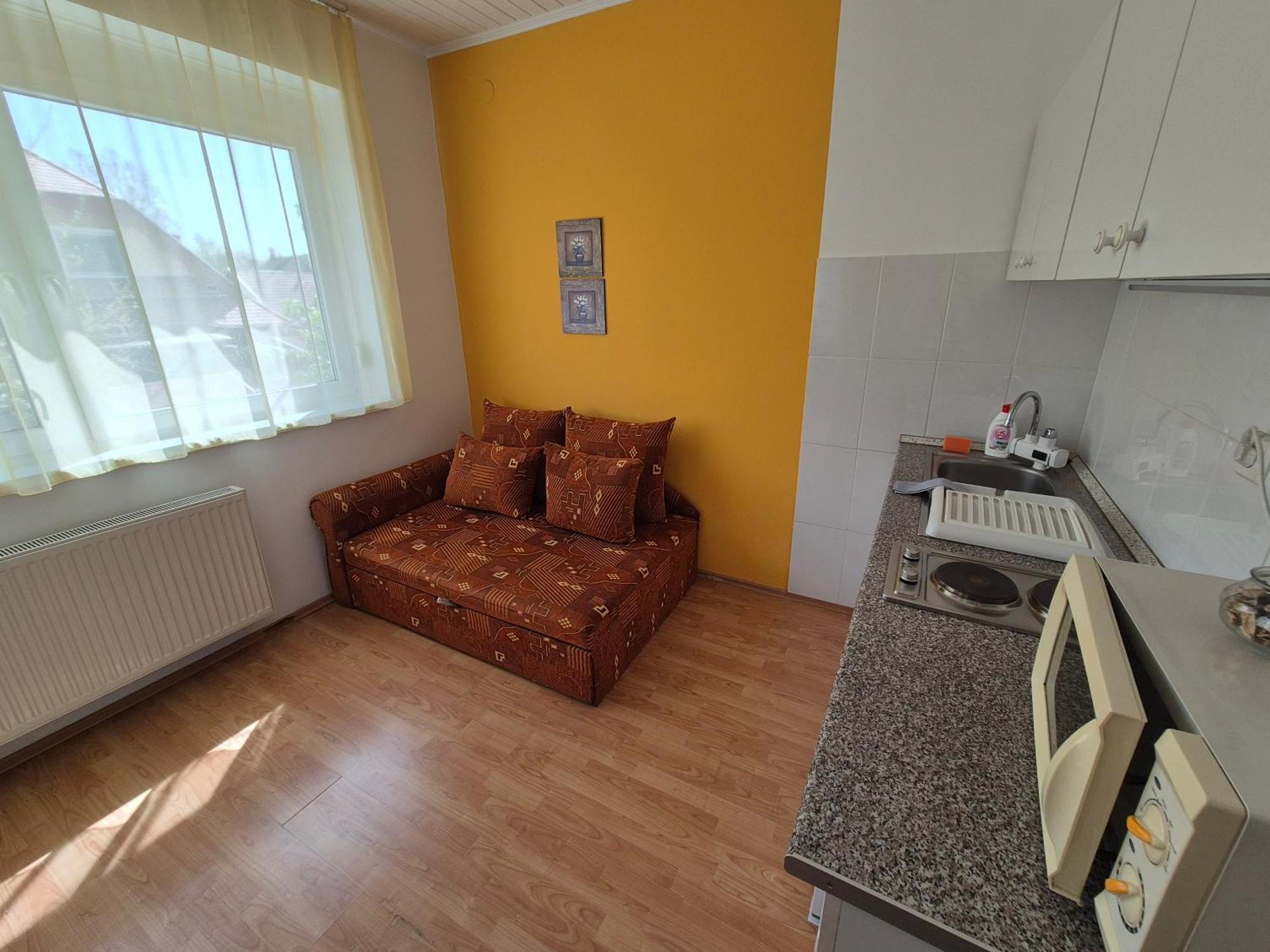 Roxanna Apartman Gyula Bagian luar foto